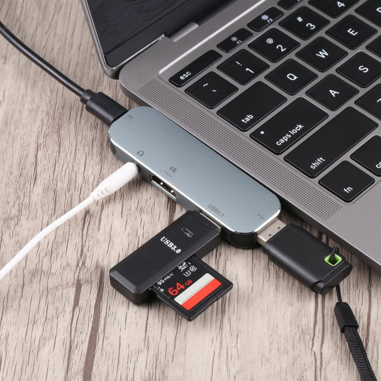 5 vienā USB-C / C tipa vīriešu spraudnis uz PD USB-C / C tipa lādētāju + 3,5 mm AUX + 4K HDMI + USB 3.1 + USB mātītes adapteris