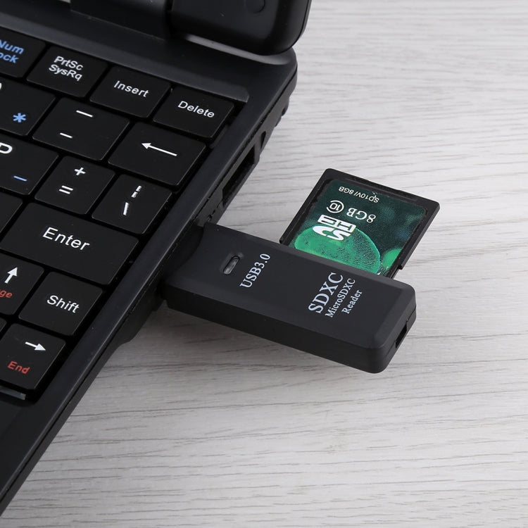 2 vienā USB 3.0 karšu lasītājs, īpaši ātrs 5 Gb/s, atbalsta SD kartes / TF kartes