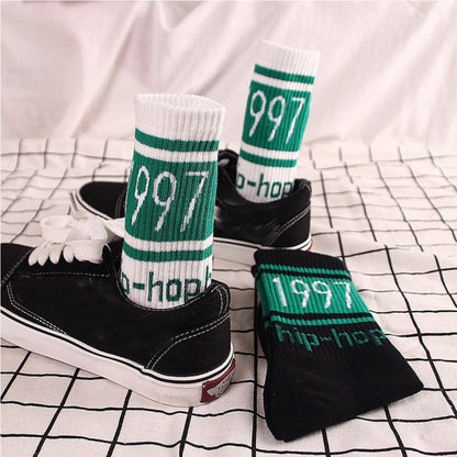 3 Pairs Street Beat Retro Hip Hop Simple Tube Socks Sports Skateboard Socks